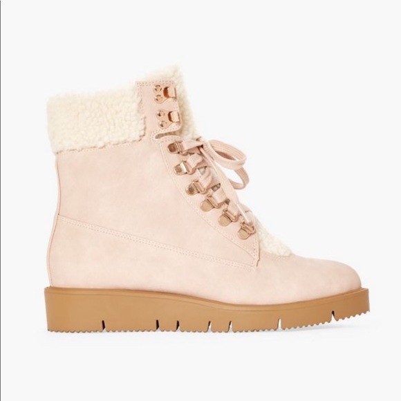 ***SOLD***🌟HOST PICK💫 NEW BABY PINK SHERPA BOOTIES ROSE GOLD HARDWARE - Picture 8 of 12